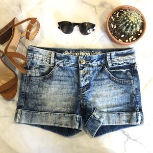 Express Cuffed Short
